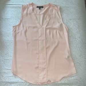 Never Worn Banana Republic V Neck Sleeveless Shell Top